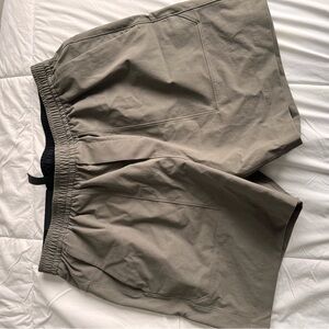 Lululemon Bowline Short 8”